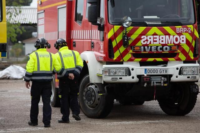 Dos bomberos en una imagen de archivo