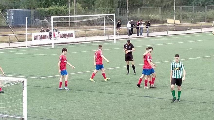 El partido del Lenense juvenil y el Turón acabó con 14 guardias civiles en el campo pese a la ausencia de incidentes