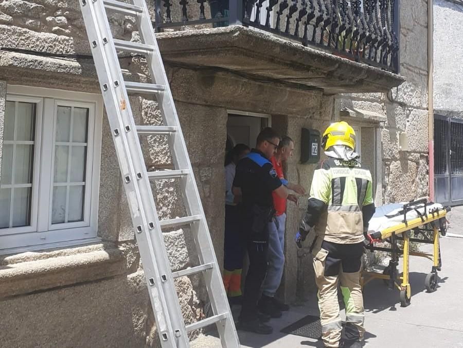 No operativo participaron os bombeiros de Cee e a Policía Local de Muxía