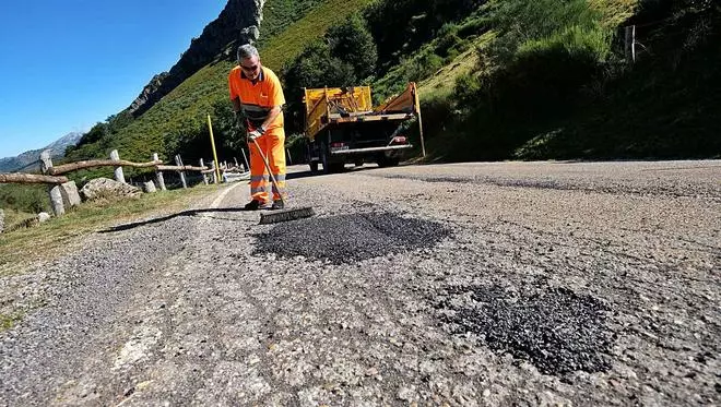 El coste de los proyectos de carreteras en Caso se reduce para intentar financiarlos y ejecutarlos con más rapidez