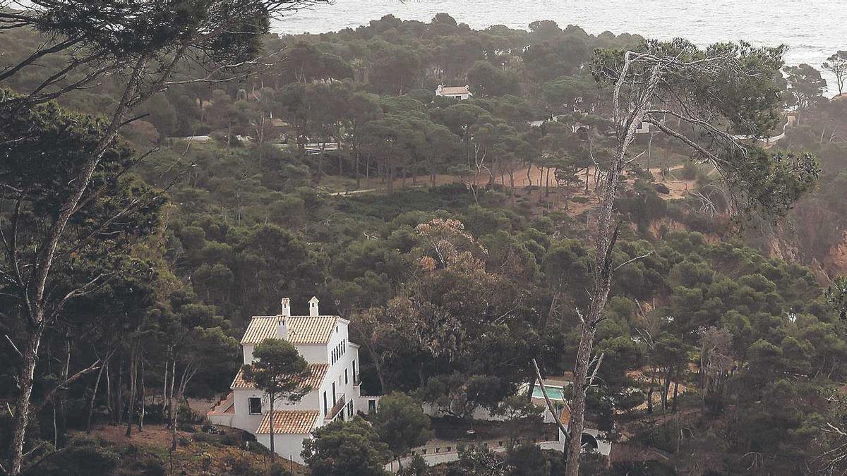 Can  Sanià, un xalet en una cinglera a cala Corbs on es va allotjar Truman Capote