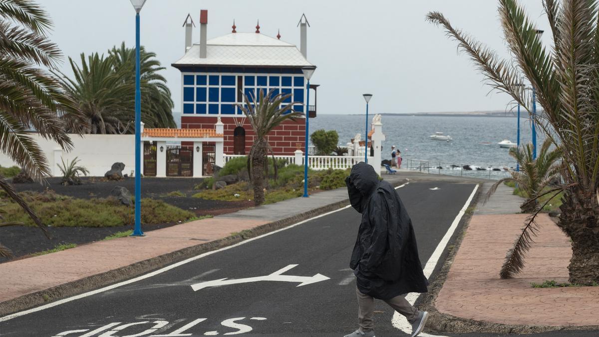 La tormenta tropical 'Hermine' podría dejar hasta 180 litros de agua por metro cuadrado en Canarias.