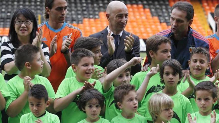 Renovación de Pako Ayestaran