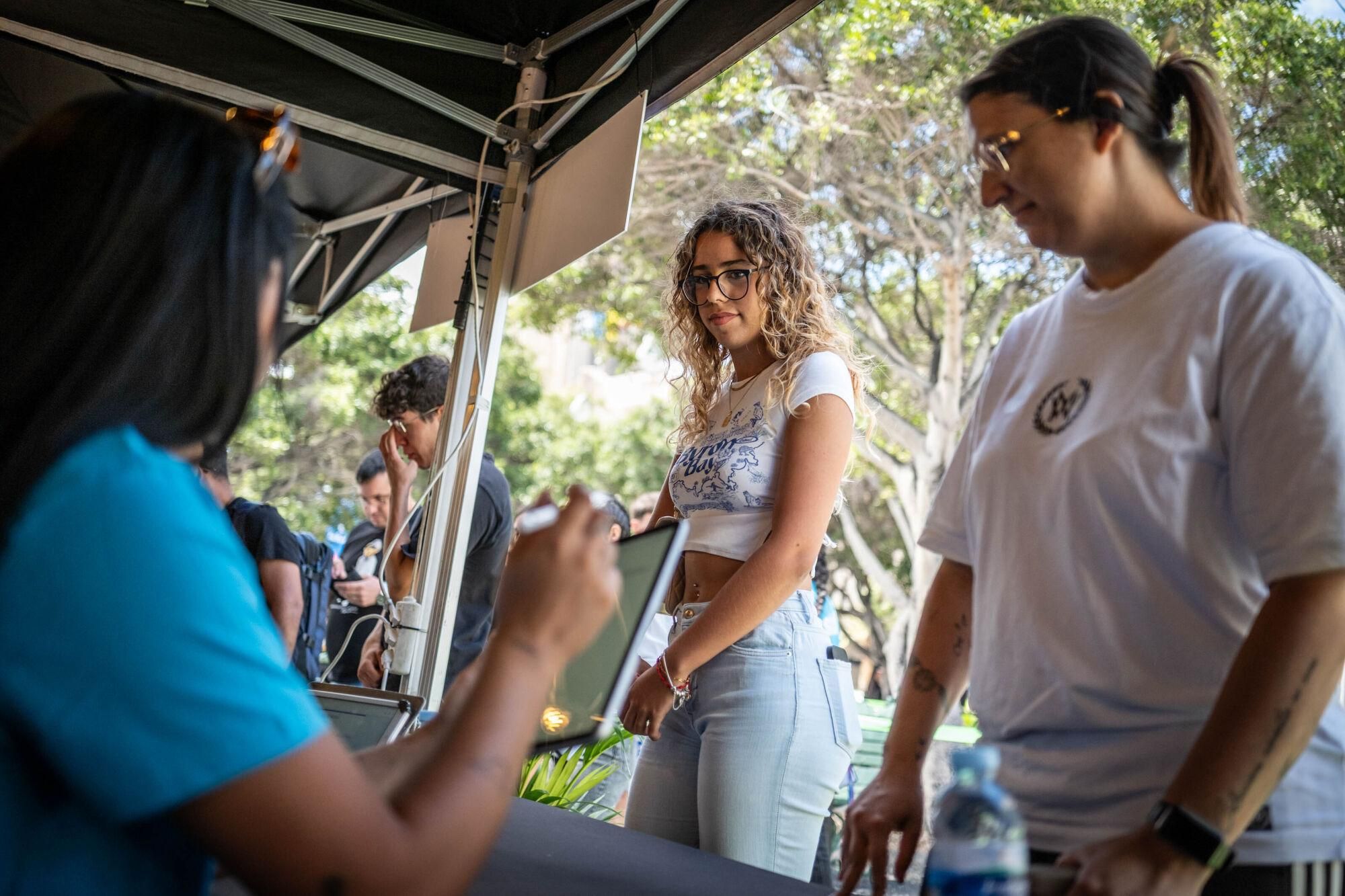 Casting multitudinario y especia  para reclutar 500 personas para el Cook Music Festival.