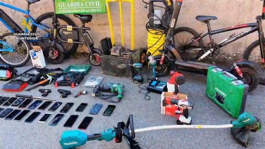 Detenidas en Noia tres personas que vendían droga desplazándose en patinete y bicicleta