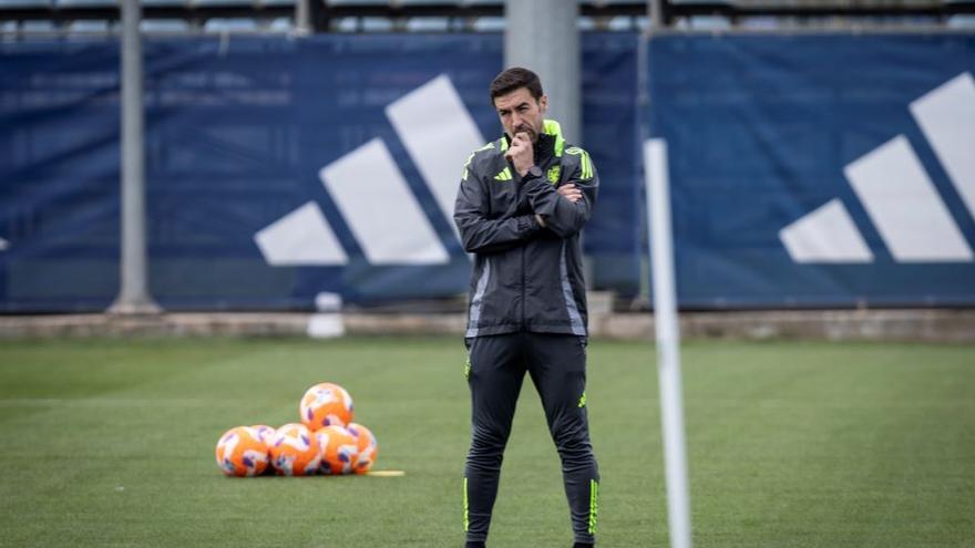 Gabi, pensativo en un entrenamiento del Real Zaragoza.