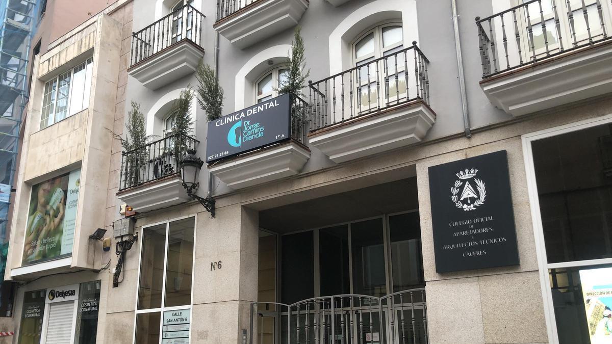 Vídeo | El Gran Teatro y Mostazo: los dos pilares que definen la tradicional calle San Antón de Cáceres