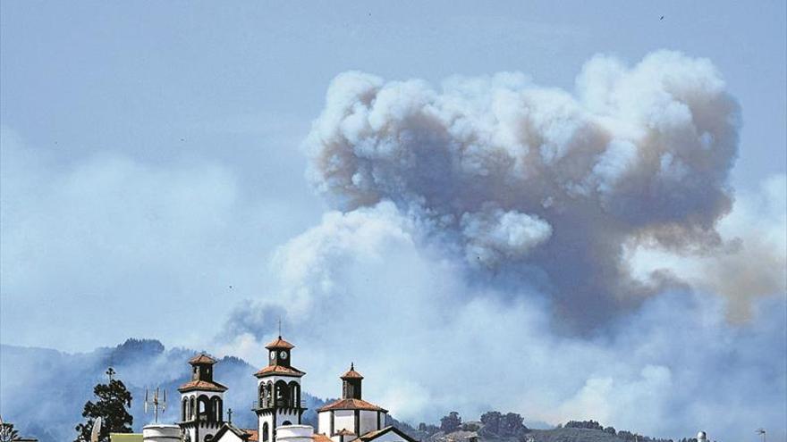 Más de 4.000 evacuados en el incendio de Gran Canaria