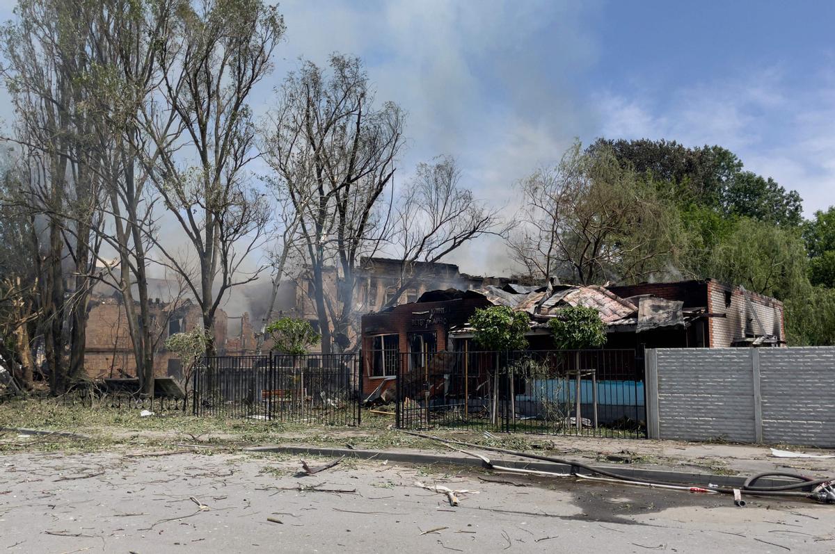 Rusia bombardea un hospital en Dnipro y causa al menos dos muertos