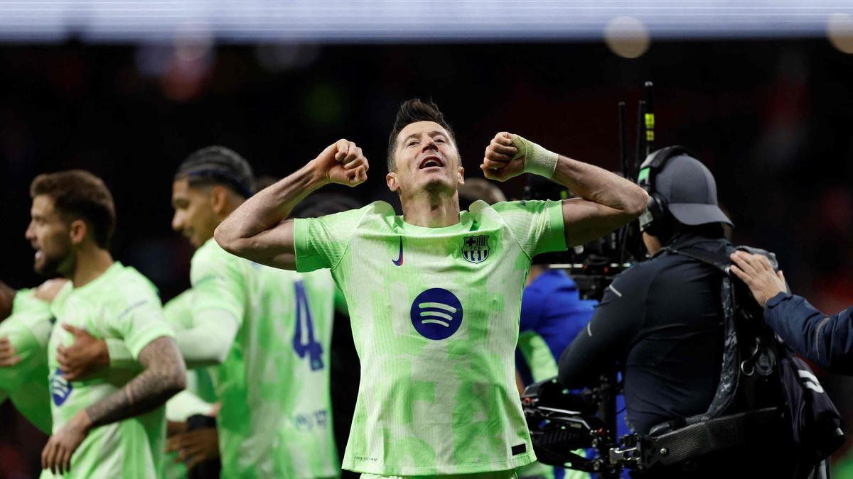 Lewandowski celebra el triunfo en el Metropolitano.