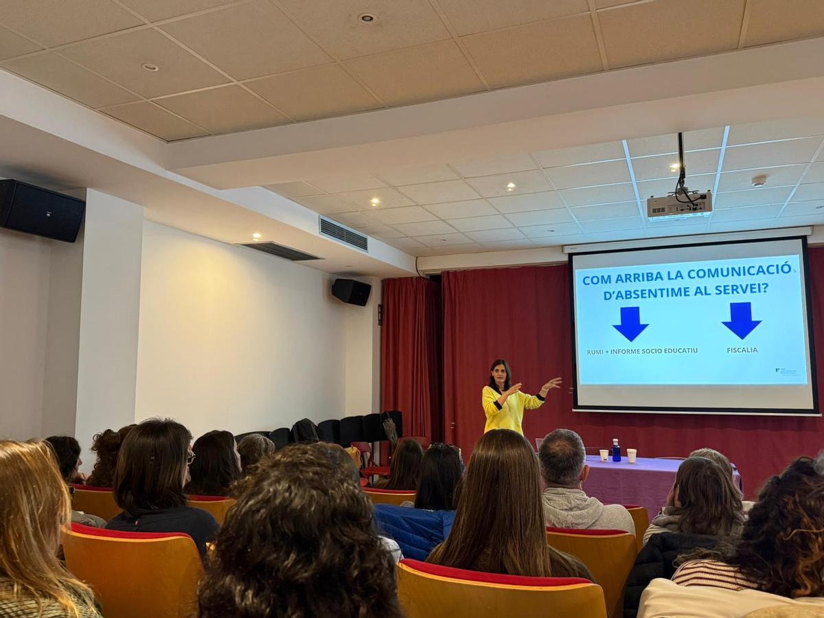 Un momento de la jornada para afrontar el absentismo escolar.