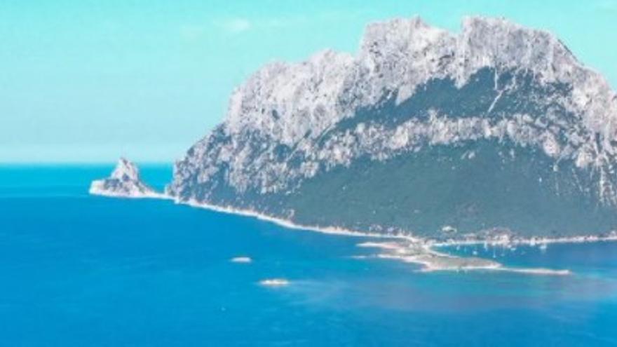 El islote más famoso de Ibiza tiene un gemelo en Cerdeña