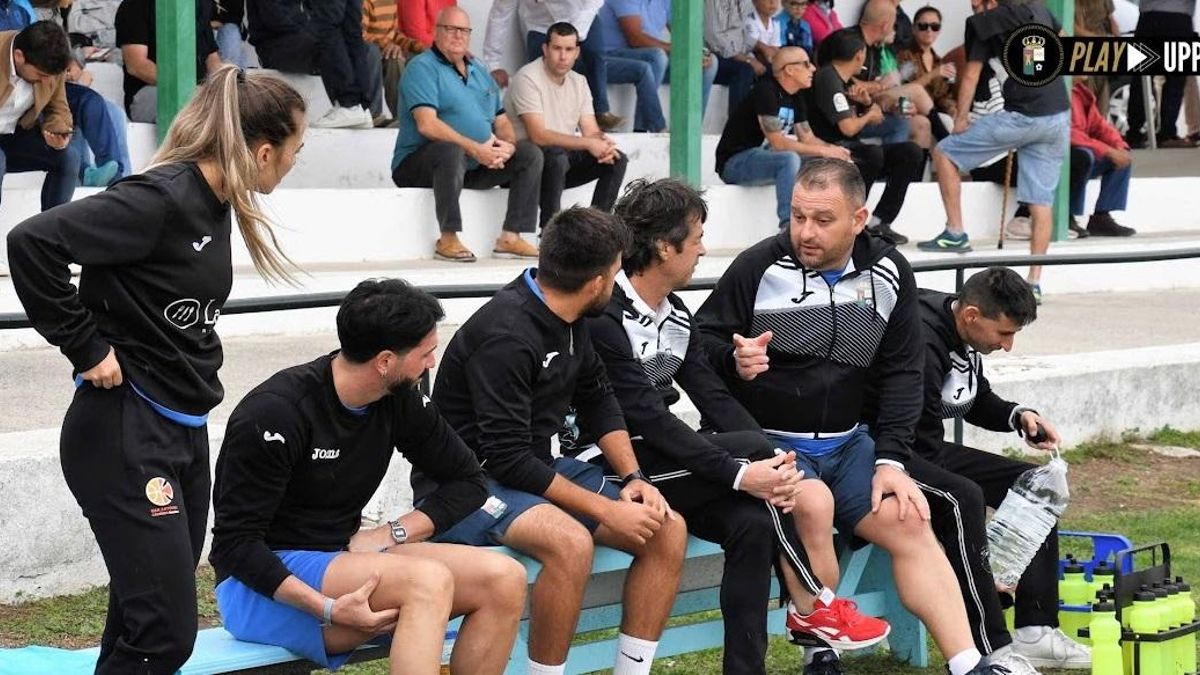 Banquillo de la UP Plasencia, el pasado domingo en el partido ante el Trujillo.