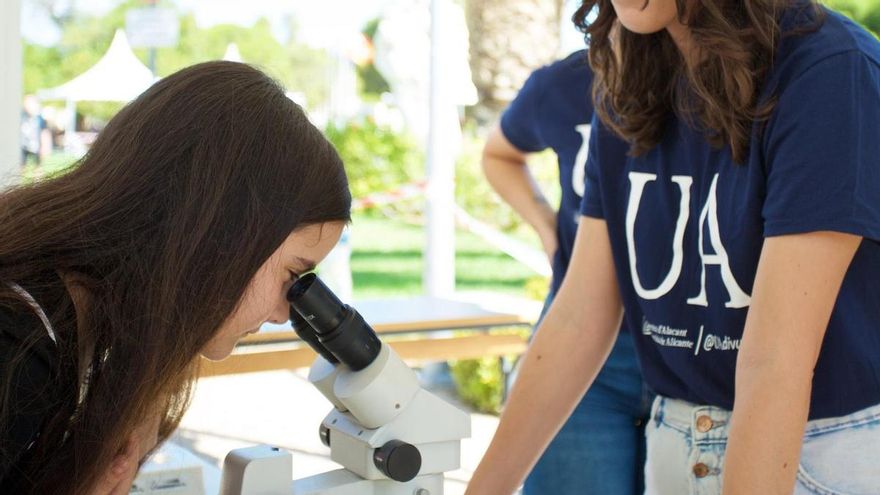La UA concede una decena de ayudas a actividades de divulgación destinadas a escolares, jóvenes y sociedad en general