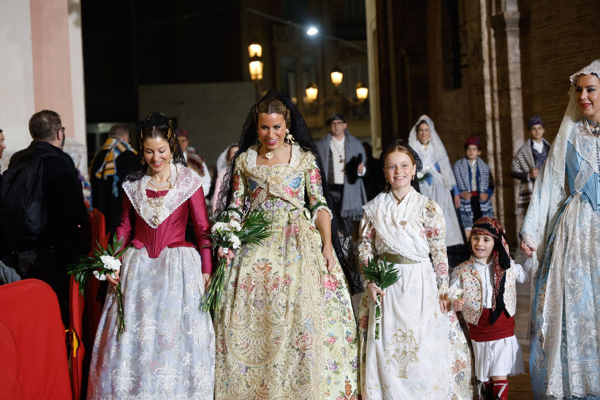 Todas las fotos de la Ofrenda del 17 de marzo por la calle de la Paz de 21:00 a 22:00 horas