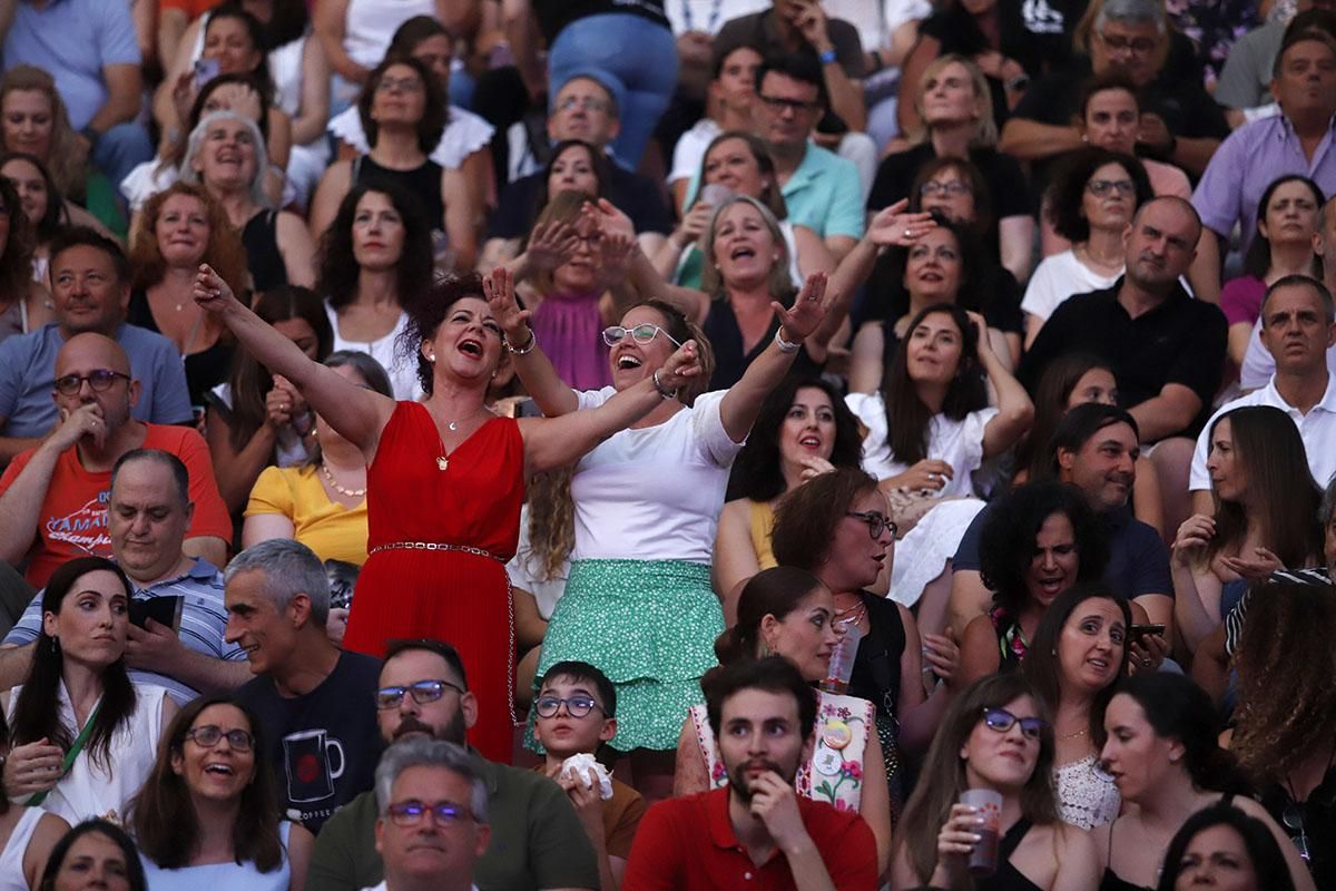 Hombres G enloquecen al público de Los Califas