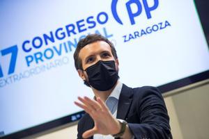 ZARAGOZA, 14/11/2020.- El líder dle PP, Pablo Casado , durante su intervención en la clausura del 17 Congreso Provincial de la formación en Zaragoza, que se celebra telemáticamente en la sede local del partido. EFE/Toni Galán