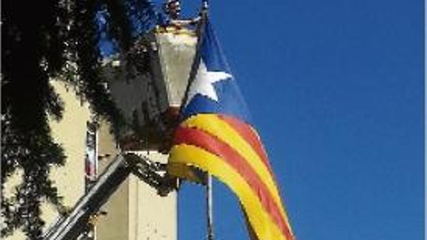 L&#039;estelada tornaa la plaça Onze de Setembre