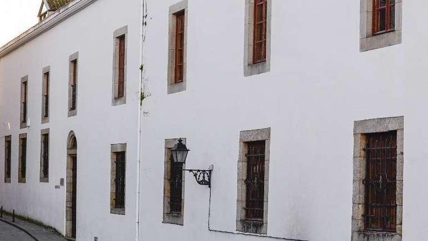 Fachada del conservatorio de Betanzos.