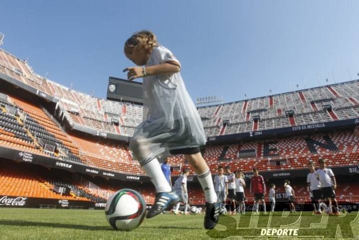 Si participaste en 'Yo pisé Mestalla' búscate en nuestra galería del martes