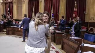 PP y Vox imponen el castellano por primera vez en el Parlament