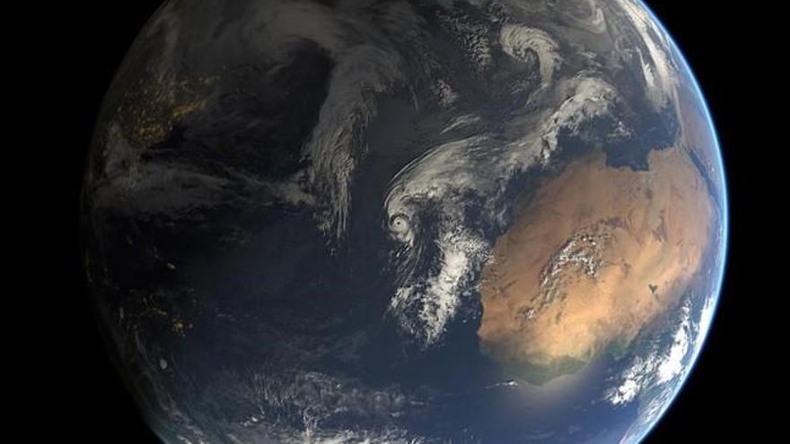 Alex, un huracán fuera de temporada, amenaza las islas Azores