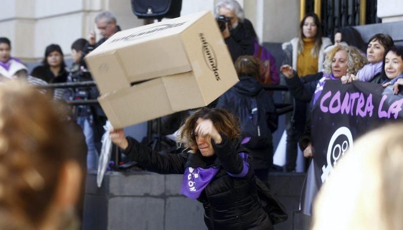 Manifestación contra la violencia machista en Zaragoza