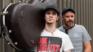 El grup eivissenc ’Projecte Mut’ interpreta la cançó ’En voler’ en acústic per a EL PERIÓDICO.