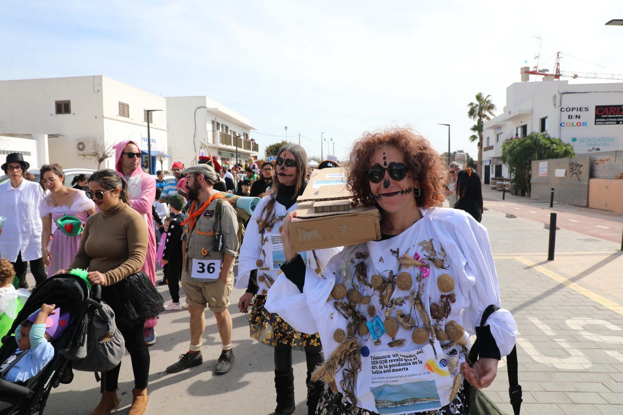 Todas las imágenes de la rúa de Carnaval en Formentera 2023