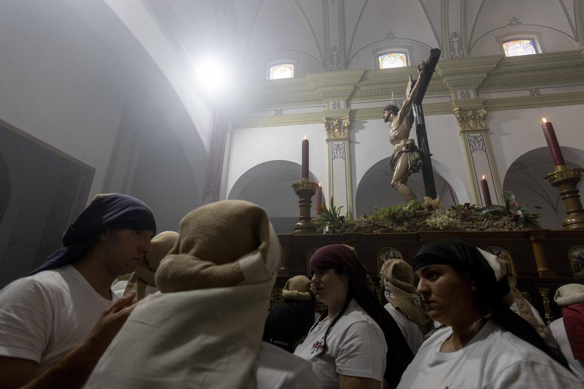 Semana Santa en Alicante 2026: Procesión de la Hermandad Penitencial Mater Desolata en el Viernes Santo
