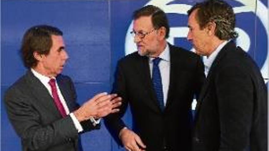 Un instant de la trobada d&#039;ahir entre José María Aznar i Mariano Rajoy.