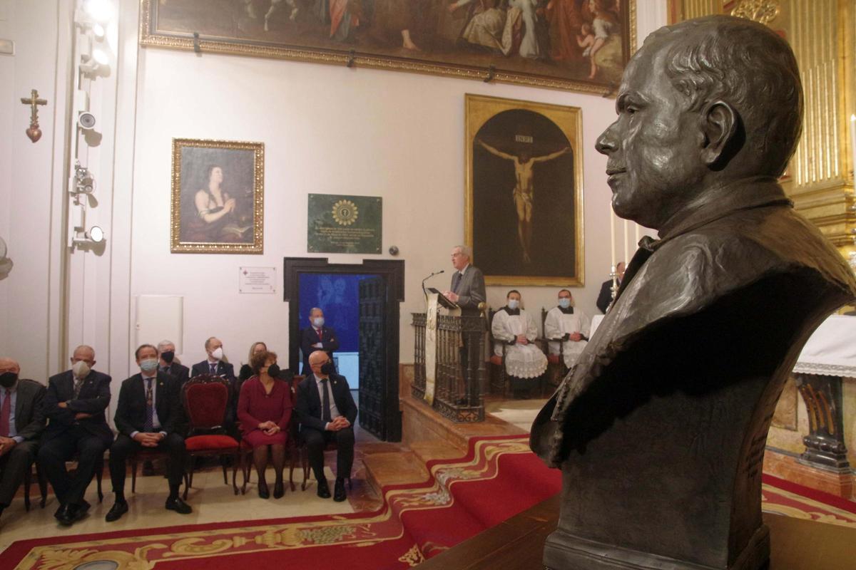 Un momento del acto celebrado en San Julián, en el que toma la palabra Luis Merino, presidente de la comisión del centenario de la Agrupación