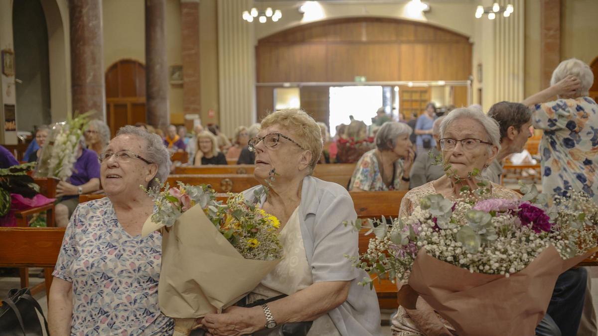 Las fiestas de Sants celebran su jornada central por Sant Bartomeu