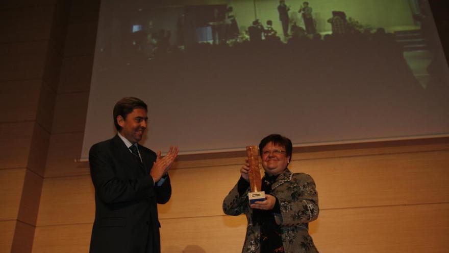 Luisa Pastor recibe el premio de Bicisanvi