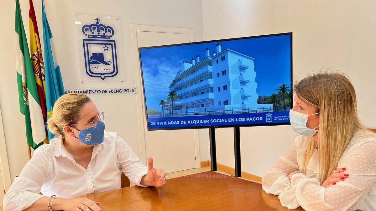 Ana Mula y Rocío Rodríguez presentan el proyecto de viviendas de alquiler social en Los Pacos.