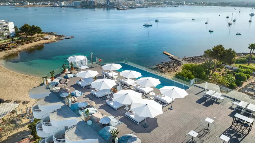 Rooftop Nine, la azotea del hotel INNSiDE by Meliá Ibiza Beach.