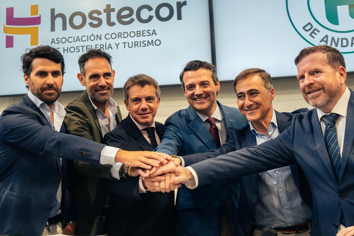 Firma del acuerdo para la creación de la primera Escuela Superior de Hostelería de España.