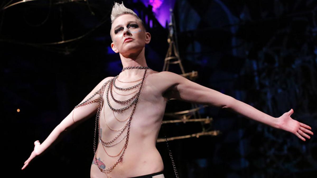 Malaltes de càncer de mama desfilant per a una marca de llenceria amb què se senten guapes i, segons la creadora, descarades.