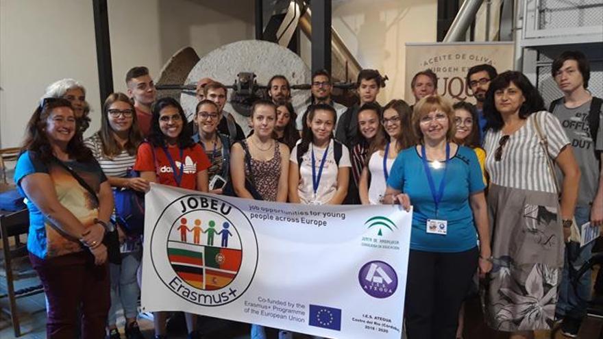Un Erasmus del IES Ategua aborda el trabajo para jóvenes en la UE