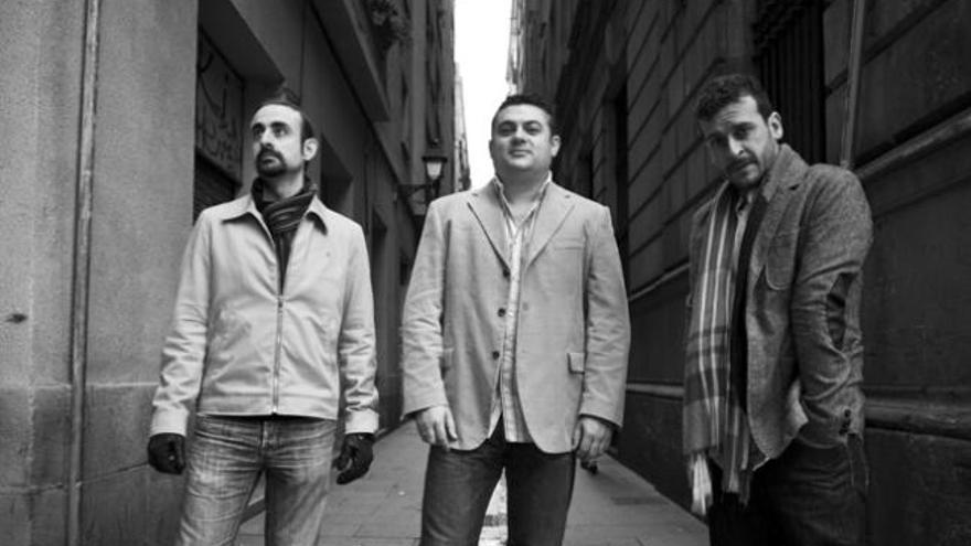 Chano Gil (trompeta), Yul Ballesteros (guitarra) y Paco Perera (contrabajo)