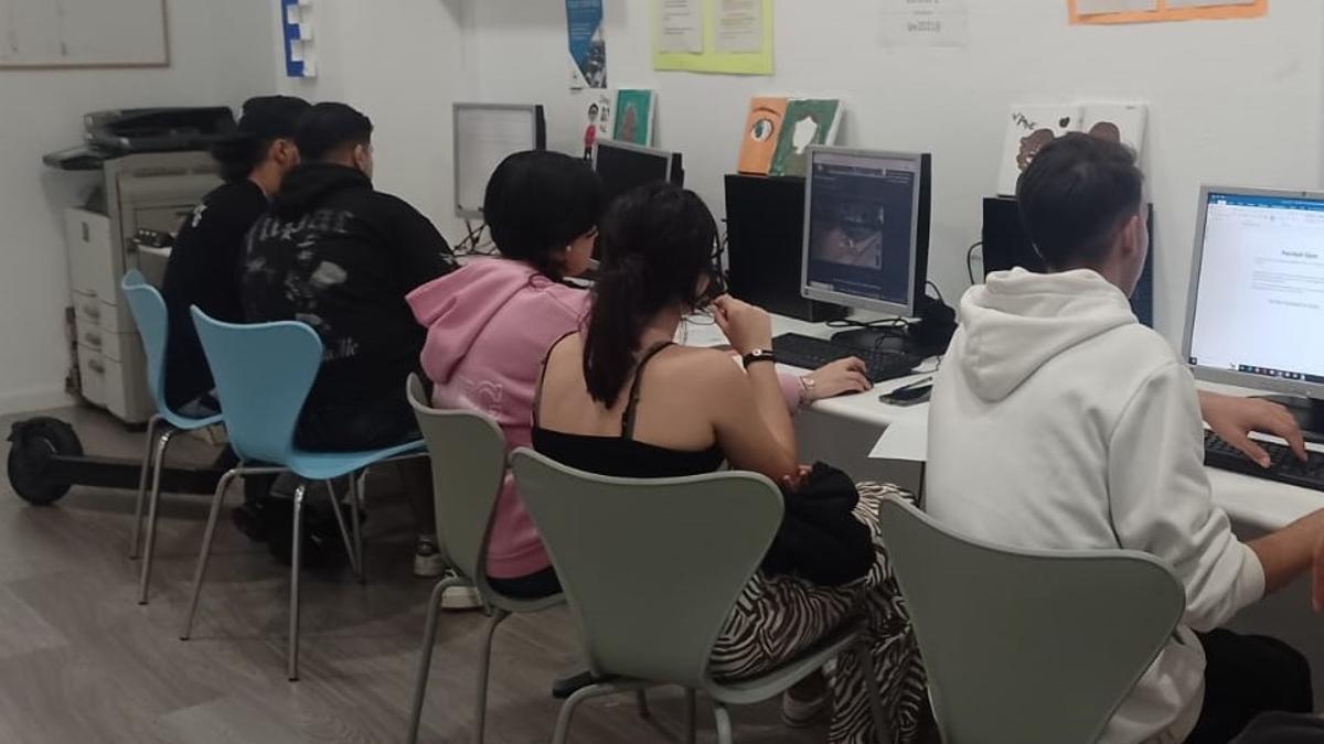 Jóvenes del Programa Amadeo del IPE.