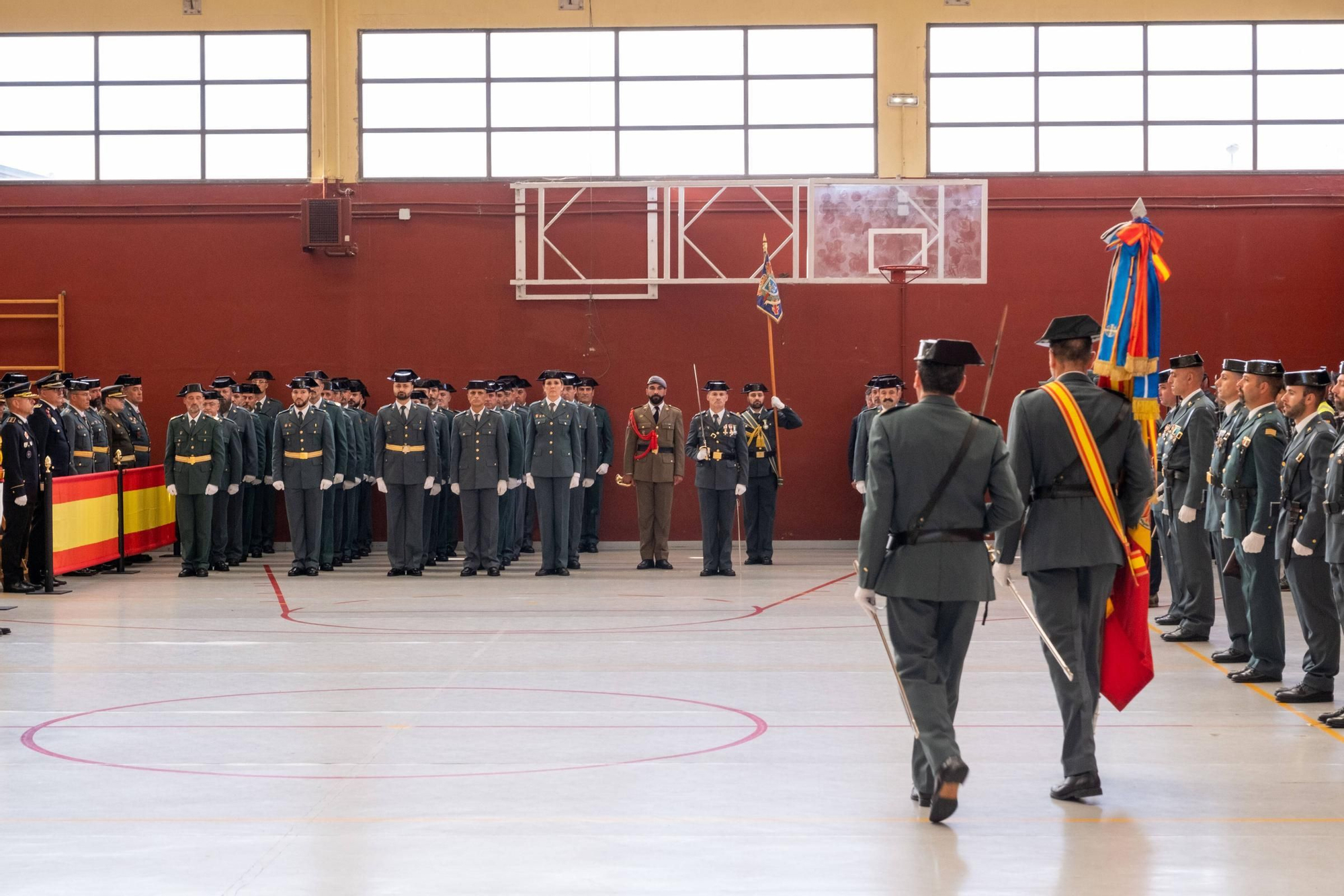EN IMÁGENES: Así fueron los actos en Oviedo del 179 aniversario de la Guardia Civil