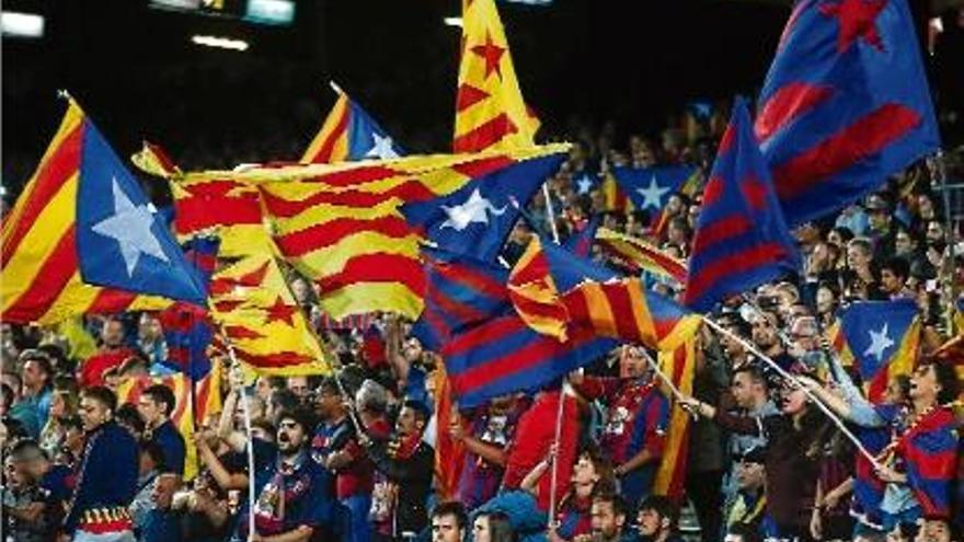 L&#039;informe recollia que es van desplegar «pancartes il·líctes» en el Gol Sud del Camp Nou.