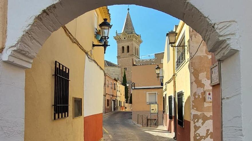 La Iglesia Vieja, majestuosa, orgullosa y símbolo   para muchos yeclanos y yeclanas.