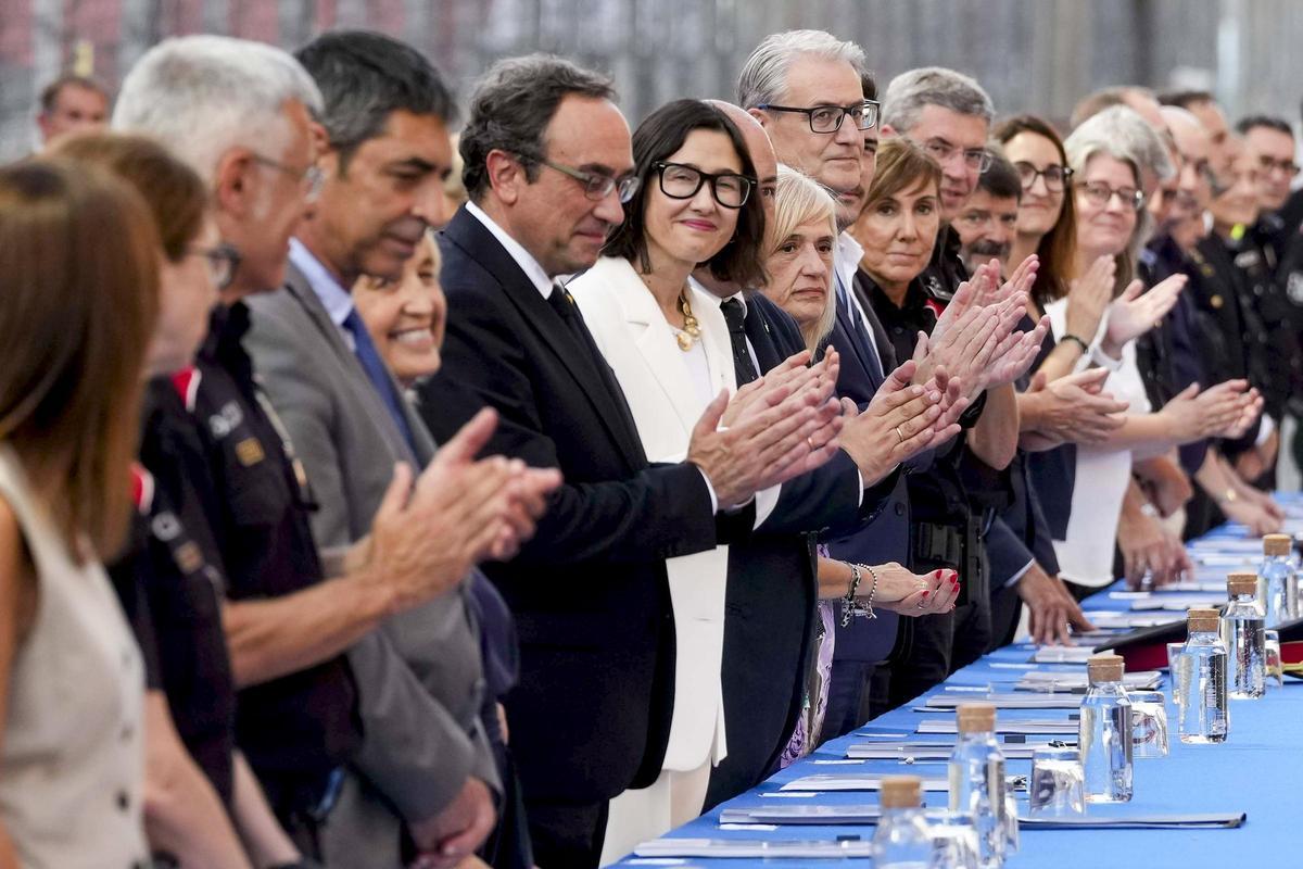 Les imatges del lliurament de diplomes als futurs mossos d'esquadra i policies locals a Montmeló