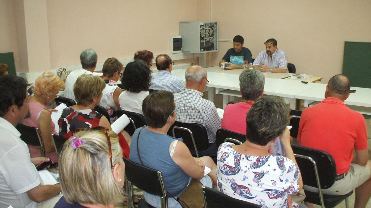 Presentación de una publicación anterior en la sede de ProCulto