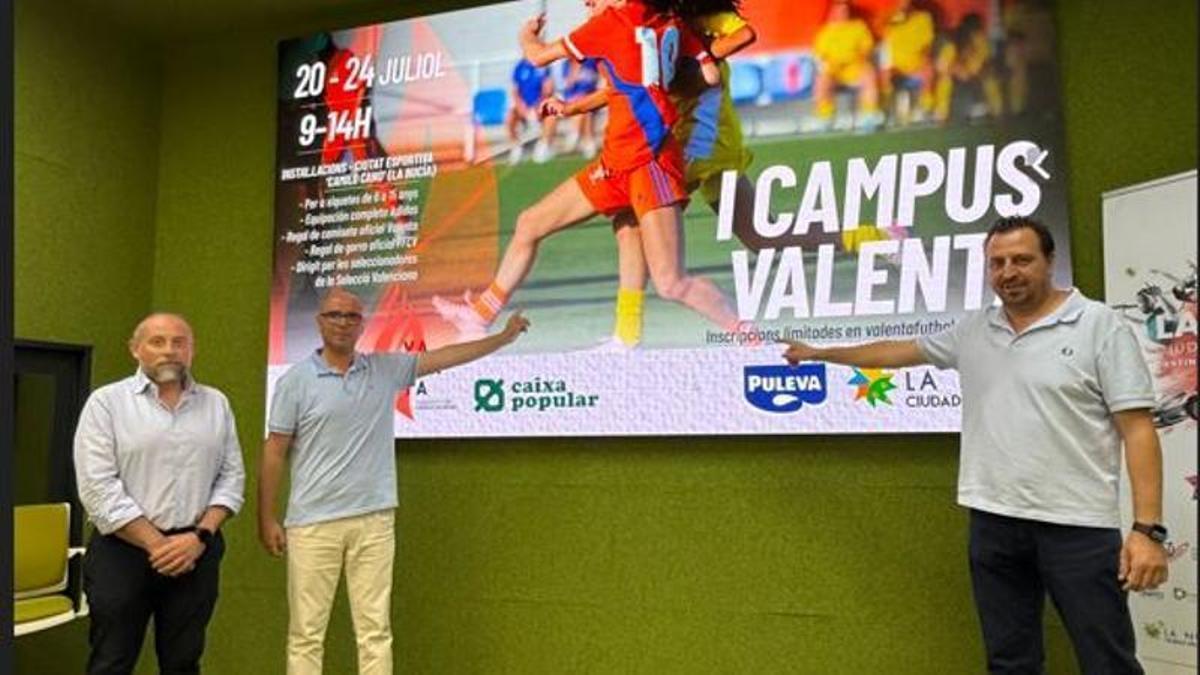 La presentación ha contado con la presencia de José Andrés Menchero, coordinador de área Valenta FFCV, Toni Justicia, gerente CF La Nucía y Sergio Villalba, concejal de Deportes de La Nucía.