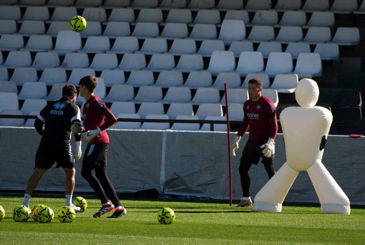 ¡Atención máxima! El entrenamiento previo en el SkyFi Castalia antes del Castellón-Almería