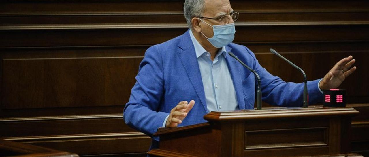 Casimiro Curbelo, en el Parlamento.