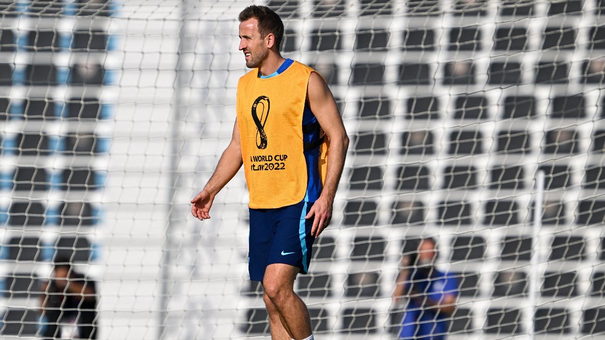 England's forward #09 Harry Kane takes part in a training session at Al Wakrah SC Stadium in Al Wakrah, south of Doha on November 24, 2022, on the eve of the Qatar 2022 World Cup football match between England and USA. (Photo by Paul ELLIS / AFP)